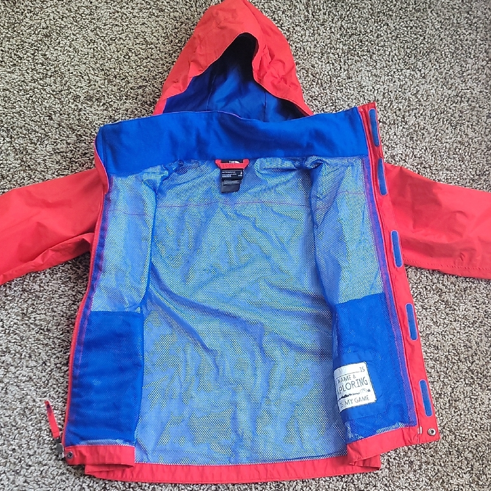 The North Face Kids Red Jacket - Picture 4 of 6